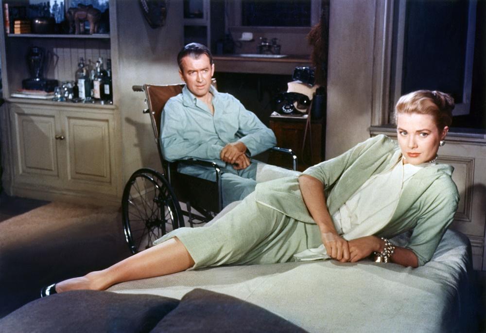 Grace Kelly et James Stewart dans "Fenêtre sur Cour" (1955). [Paramount Pictures / Patron Inc - Collectionn Christophel]