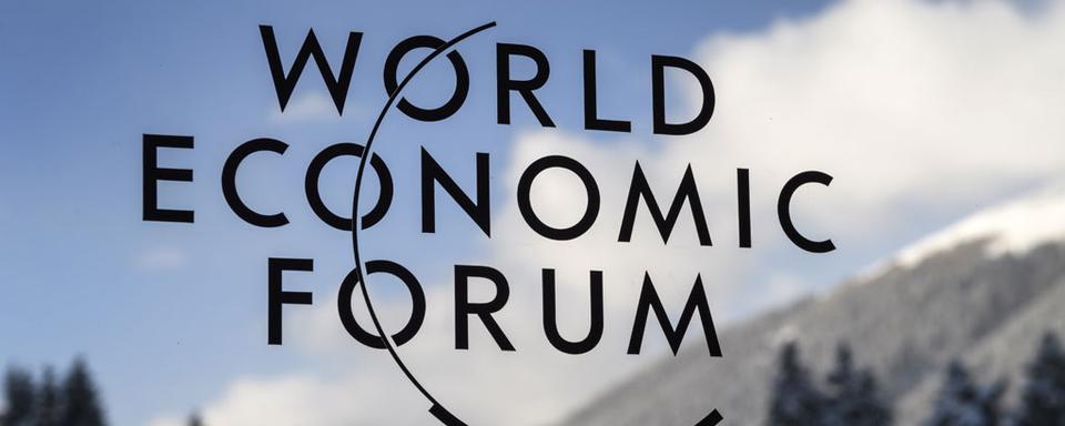 Pour la première fois, le Forum économique mondial de Davos sera coprésidé par six "global shapers". [AFP - Fabrice Coffrini]