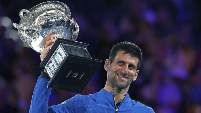 Le "Djoker" a fait craquer Nadal en finale à Melbourne. [KEYSTONE - Kin Cheung]