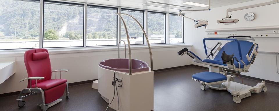 L’Hôpital Riviera Chablais devient la 3ème plus importante maternité de Suisse romande. [Keystone - Cyril Zingaro]