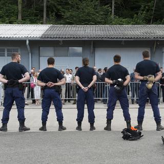 Des aspirants policiers à l'Académie de police de Savatan, le 9 juillet 2015. [Keystone - Anthony Anex]