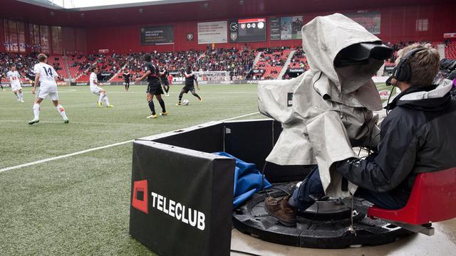 Pour l’instant, les droits du football suisse sont détenus par Teleclub, filiale de Swisscom. [Keystone - Laurent Gilliéron]