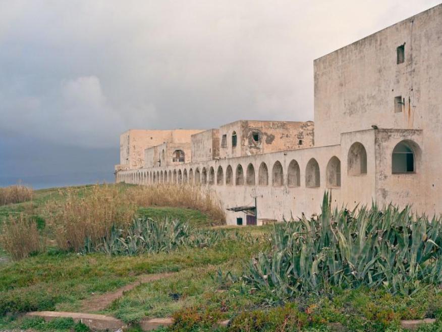 Leo Fabrizio, Hôtel El-Manar, Sidi-Fredj, Algérie, 2018. [rencontres-arles.com - Leo Fabrizio]