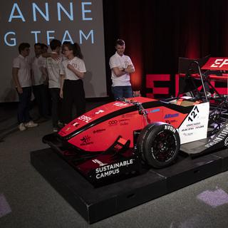 Le prototype d'une voiture de course électrique présentée par des étudiants de l'EPFL, le 9 avril 2019 à Lausanne. [KEYSTONE/ - Adrien Perritaz]