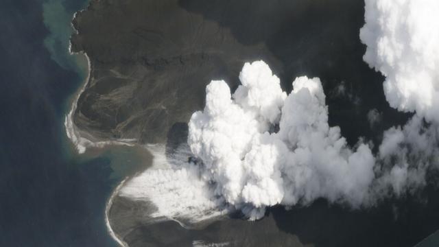 Une image satellite du volcan Anak Krakatoa en plein effondrement en janvier 2019.
Planet Labs, Inc.
AFP [Planet Labs, Inc.]