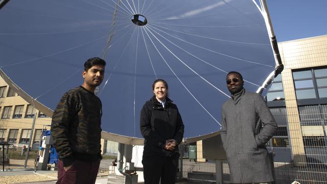 Saurabh Tembhurne, Sophia Haussener et Fredy Nandjou de l'EPFL.
Marc Delachaux
2019 EPFL [2019 EPFL - Marc Delachaux]