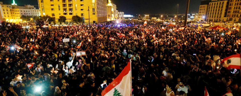 Ils étaient des dizaines de milliers samedi dans les rues de Beyrouth pour manifester contre la classe politique accusée de corruption. [Mohamed Azakir]