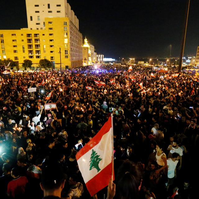 Ils étaient des dizaines de milliers samedi dans les rues de Beyrouth pour manifester contre la classe politique accusée de corruption. [Mohamed Azakir]