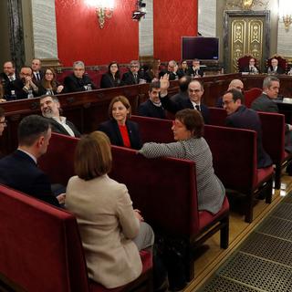 12 leaders du mouvement séparatiste catalan font face à un procès. [Keystone/AP - J.J. Guillen]