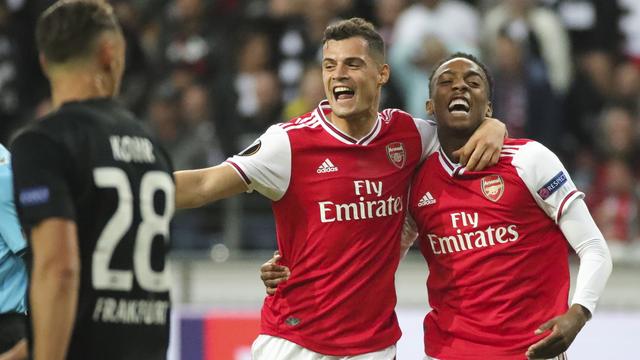 Au mois de septembre, Granit Xhaka affichait encore un grand sourire aux côtés de Joe Willock. Depuis, les choses se sont compliquées pour le Bâlois... [EPA - Armando Babani]