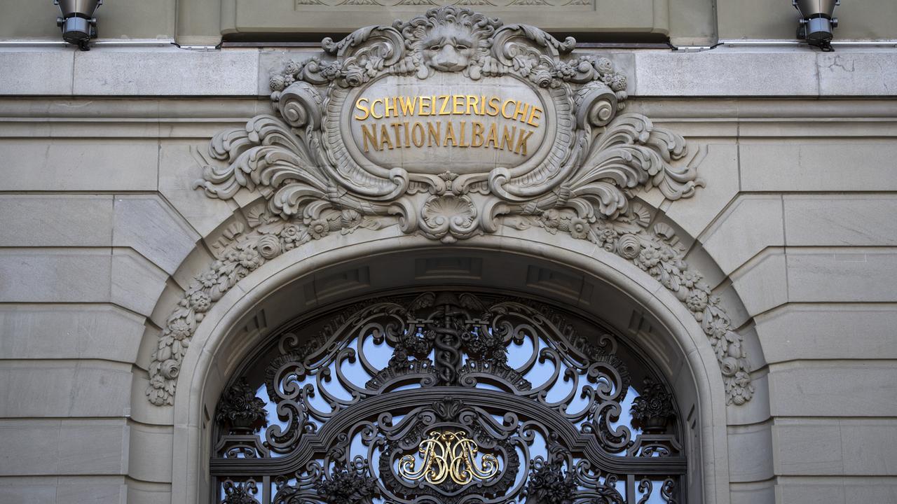 La façade de la Banque nationale suisse à Berne, en juin 2019. [Keystone - Anthony Anex]