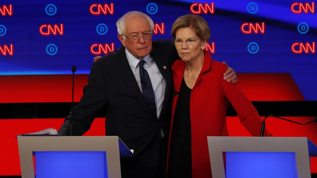 Les sénateurs progressistes Bernie Sanders et Elizabeth Warren, lors du débat entre candidats démocrates à Détroit. [AP Photo - Paul Sancya]
