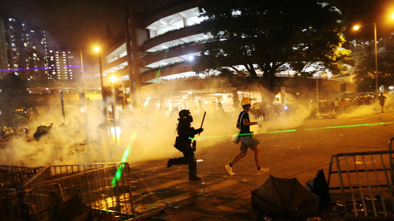 Les manifestations du 5 août à Hong Kong ont été émaillées de nombreuses situations violentes. [KEYSTONE/EPA - Jérôme Favre]