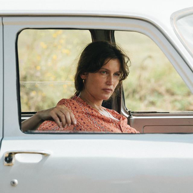 L'actrice Laetitia Casta dans le film "Le Milieu de l'horizon" de Delphine Lehericey. [Box Productions/Entre Chien et Loup - Gjorgji Klincarov]