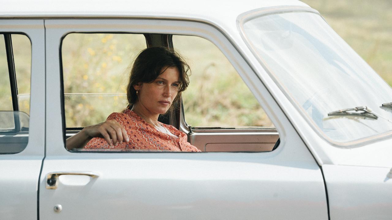 L'actrice Laetitia Casta dans le film "Le Milieu de l'horizon" de Delphine Lehericey. [Box Productions/Entre Chien et Loup - Gjorgji Klincarov]