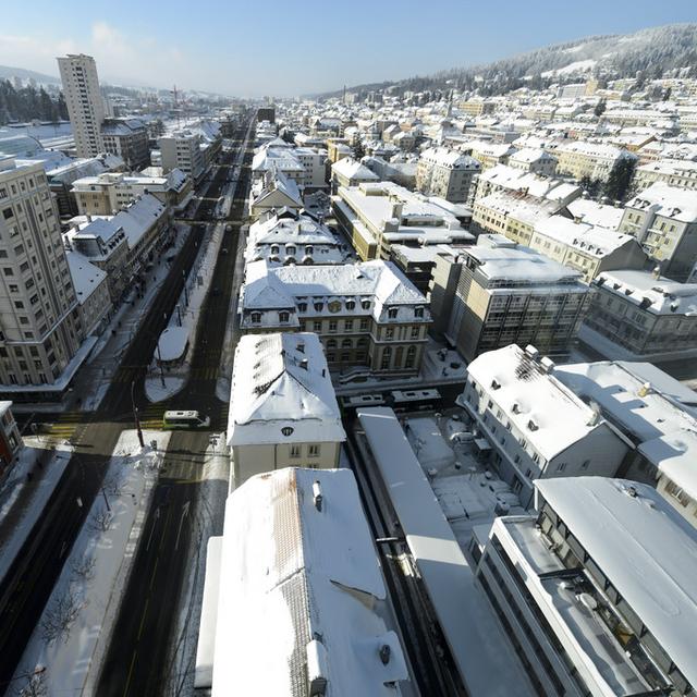 La Ville Chaux-de-Fonds craint de perdre 8,8 millions supplémentaires en raison de la grande réforme cantonale. [Keystone - Laurent Gilliéron]