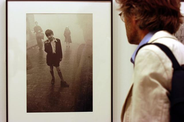 Une photographie de Robert Frank dans le cadre de l'exposition que lui a consacré le Fotomuseum Winterthur en septembre 2005. [Keystone - Eddy Risch]