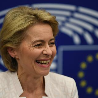 Ursula von der Leyen tout sourire après son élection à la tête de la Commission européenne. [EPA - Patrick Seeger]