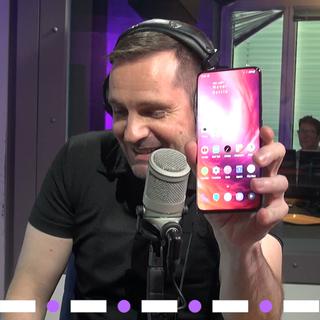 Mickael Marquet nous présente le smartphone One Plus 7 Pro. [RTS - RTS]