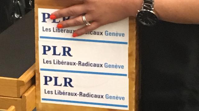 Une urne du PLR genevois. [RTSinfo - Pauline Turuban]