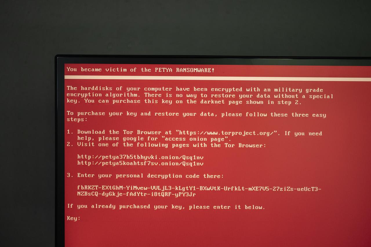 Le ransomware "Petya" en action. Il s'agit de payer une rançon sur le dark web pour récupérer ses données. [keystone - Christian Beutler]