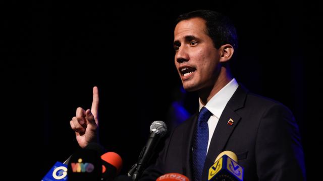 Le leader de l'opposition Juan Guaido devant l'Assemblée nationale. [Keystone - Federico Parra]