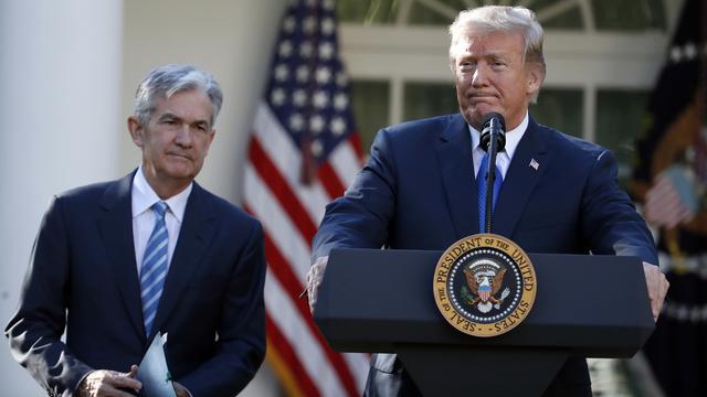 Donald Trump et le président de la Fed, Jerome Powell, en 2017. [AP Photo/Keystone - Alex Brandon]