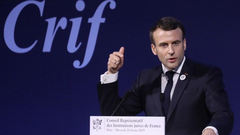 Emmanuel Macron a fait part de ces nouvelles mesures contre l'antisémitisme, mercredi soir, lors du 34e dîner annuel du Conseil représentatif des organisations juives de France. [AFP - LUDOVIC MARIN / POOL]