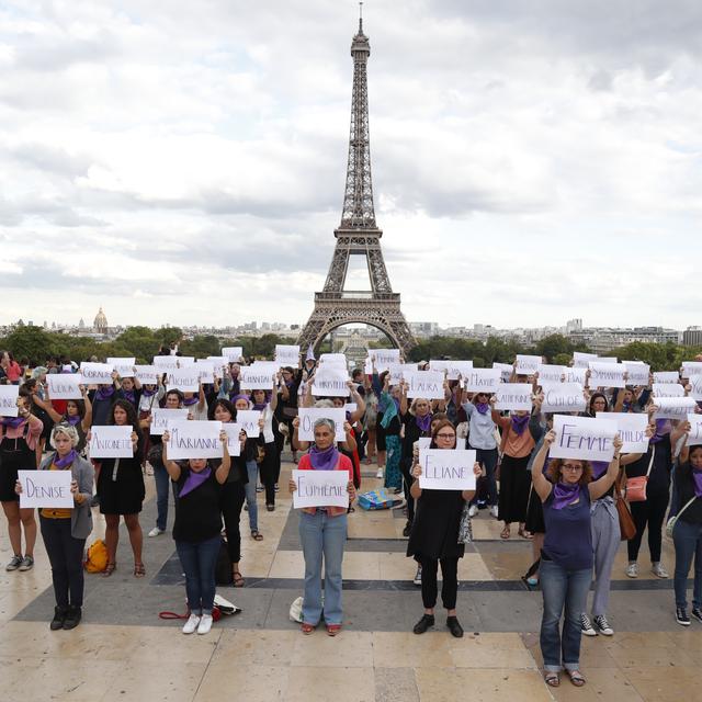 Le collectif #NousToutes s'est rassemblé place du Trocadéro pour dénoncer "le centième féminicide de l'année", Paris, le 1er septembre 2019. [AFP - Zakaria Abdelkafi]