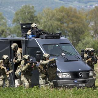 L'exercice mettra à contribution 70 organisations, dont l'armée et les polices, dans toute la Suisse. [Keystone - Laurent Gilliéron]