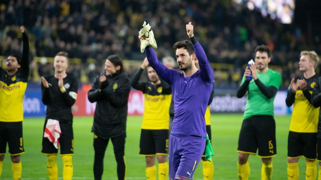 Roman Bürki a longuement été applaudi par le public de Dortmund. [Bernd Thissen]