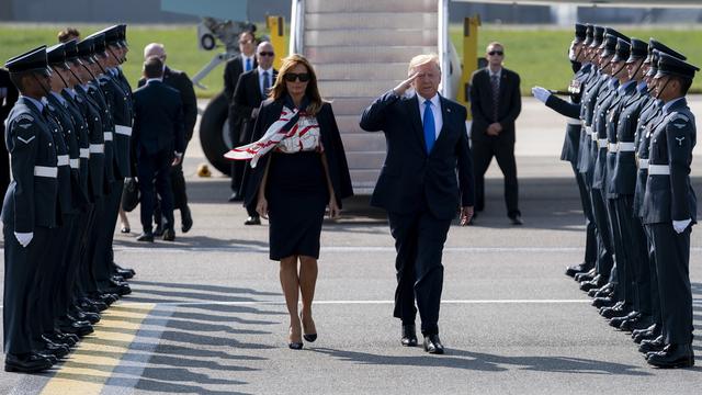 Donald et Melania Trump débutent leur visite au Royaume-Uni. [Keystone - Will Oliver/EPA]