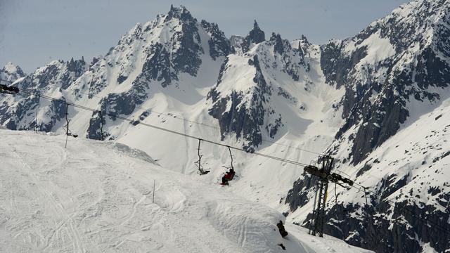 Une avalanche est descendue jeudi sur une piste de ski à Andermatt (image d'illustration). [Keystone - Sigi Tischler]