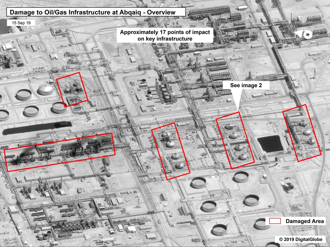 Approximativement 17 points d'impacts ont été repérés sur les infrastructures-clefs d'Abqaiq (vue d'ensemble). [Keystone/Digital Globe via AP - U.S. Government]