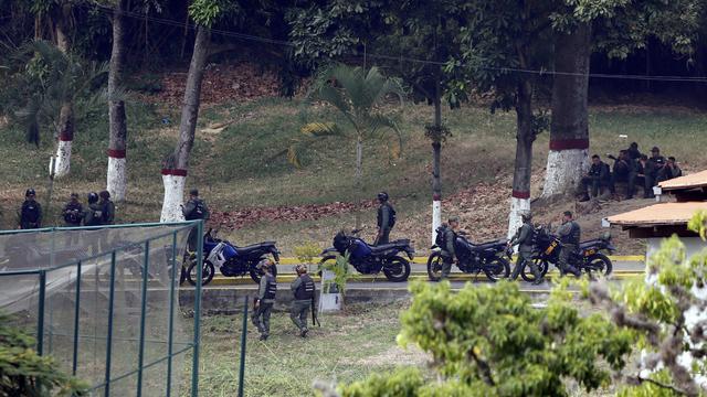 Des militaires de la Garde nationale bolivarienne restés dans leur base. [AP/Keystone - Fernando Llano]