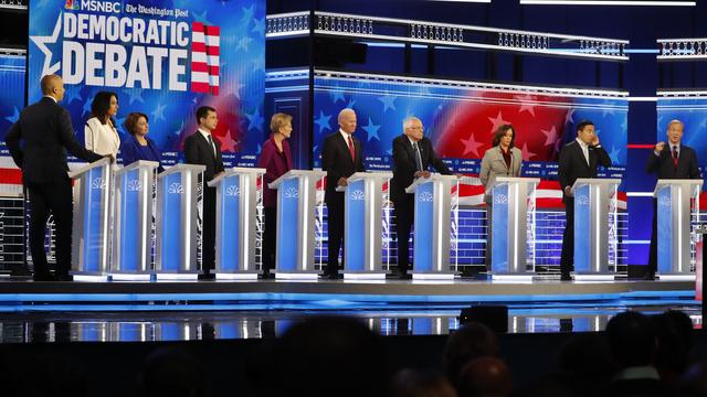 Les dix candidats à l'investiture qui ont participé au débat télévisé de mercredi soir à Atlanta. [AP Photo - John Bazemore]