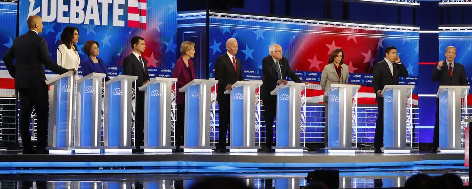 Les dix candidats à l'investiture qui ont participé au débat télévisé de mercredi soir à Atlanta. [AP Photo - John Bazemore]