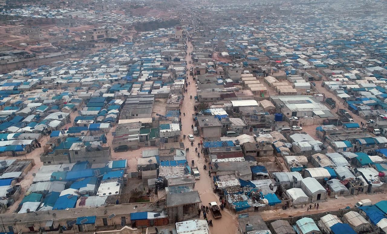 Un camp de réfugiés à la frontière entre la Turquie et la Syrie, le 26 décembre 2019. [afp/Anadolu Agency - Mehmet Burak Karacaoglu]