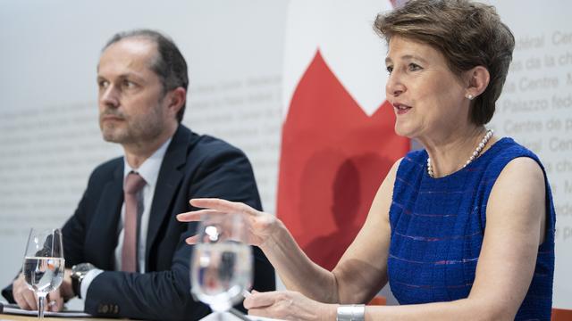 Le Conseil fédéral vise l'exemplarité en matière de lutte en faveur du climat. "Tout le monde doit faire des efforts supplémentaires, y compris l'administration", a déclaré la ministre de l'environnement Simonetta Sommaruga. [Keystone - Peter Schneider]