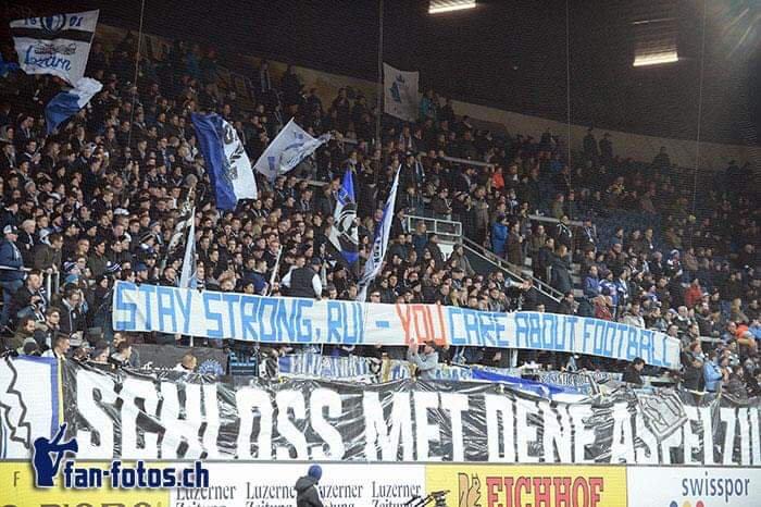 Lors d'un match Lucerne-Sion, des supporters expriment leur soutien au lanceur d'alerte portugais. [Facebook: Fan-fotos.ch]