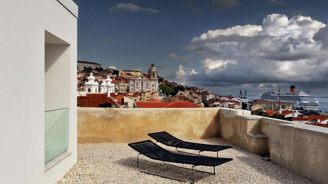 La terrasse d'un hôtel de luxe dans la vieille ville de Lisbonne, au Portugal. (image d'illustration [AFP - Manuel Zublena]