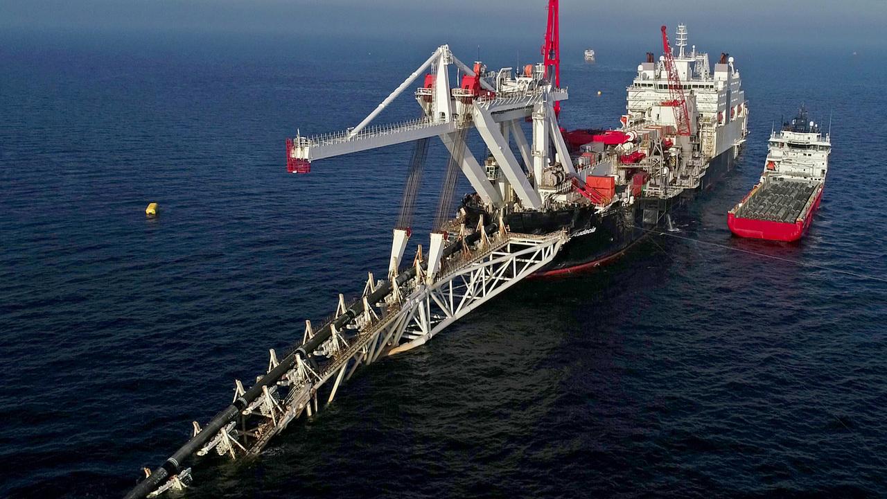L'entreprise suisse Allseas possède les plus gros bateaux de pose de pipelines du monde (ici, l'Audacia en 2018). [Keystone/DPA - Bernd Wüstneck]