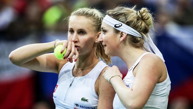 Jil Teichmann (à gauche) et Timea Bacsinszky s'affronteront lundi à Vidy. [Martin Divisek]