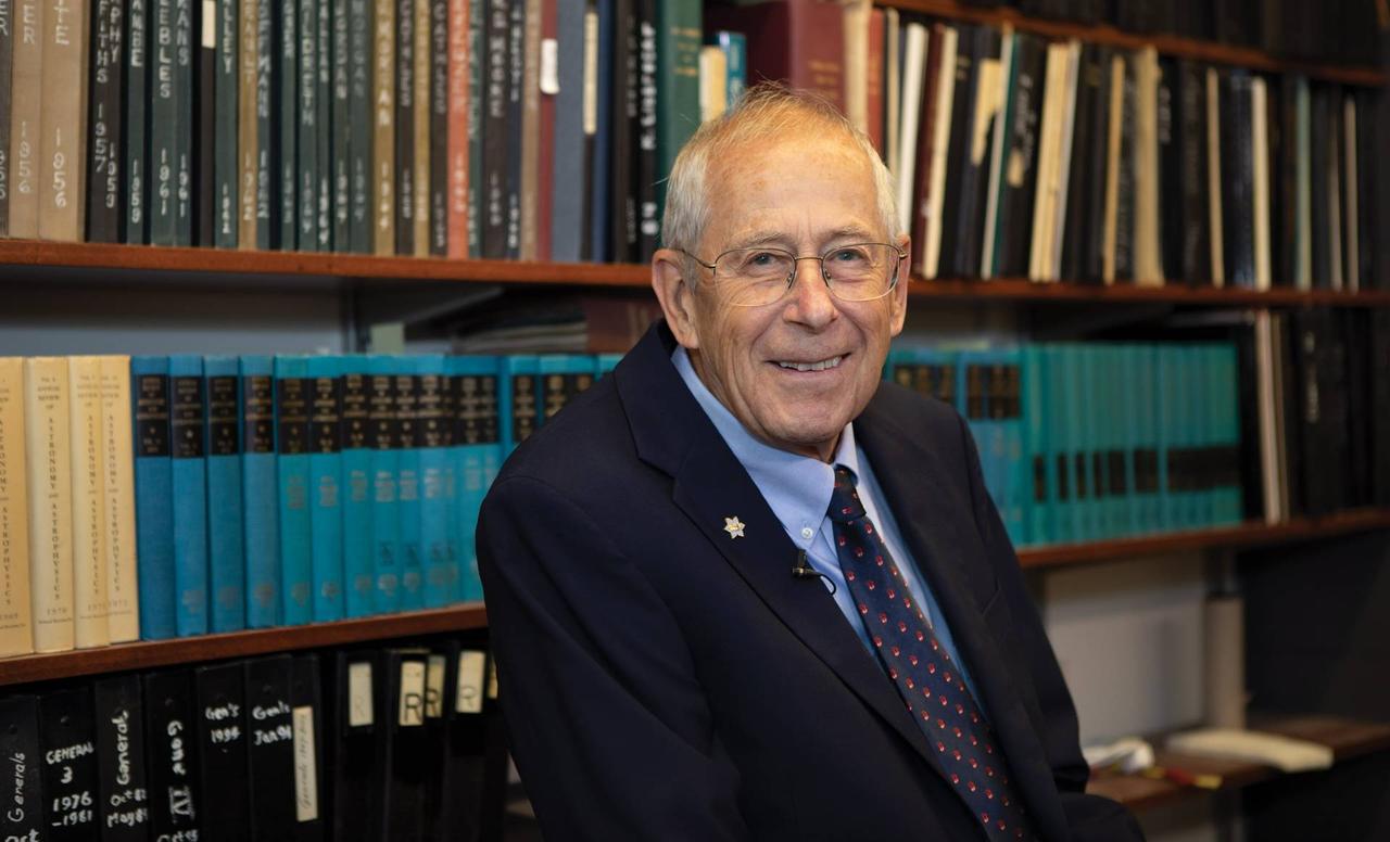 Le professeur émérite James Peebles, titulaire de la chaire Albert Einstein, Université de Princeton. [Princeton University - Denise Applewhite]