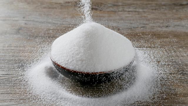 Avec 110 grammes par jour, la population suisse consomme deux fois trop de sucres par rapport aux recommandations de l’OMS. Céréales et yoghourts sont dans le viseur du Département de la Santé. [Reuters - Emmanuel Foudrot]