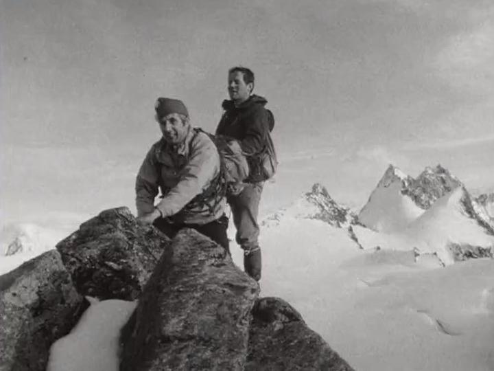 Le guide de montagne Camille Bournissen (à droite) avec le réalisateur Paul Siegrist en 1969.