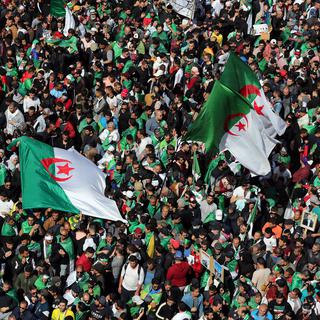Un million de manifestants à Alger pour le départ d'Abdelaziz Bouteflika. [Keystone/EPA - Mohammed Messara]