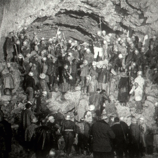 5 avril 1962: achèvement du percement du tunnel du Grand-Saint-Bernard. [RTS]