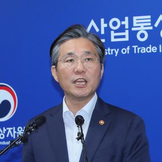 Le gouvernement sud coréen a retiré lundi le Japon de sa liste de partenaires commerciaux privilégiés. [YONHAP / AFP - Yonhap]
