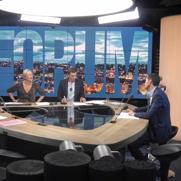 Débat entre Stephan Wenger, Sandrine Ghilardi, Jean Tschopp et Philippe Nantermod. [RTS]